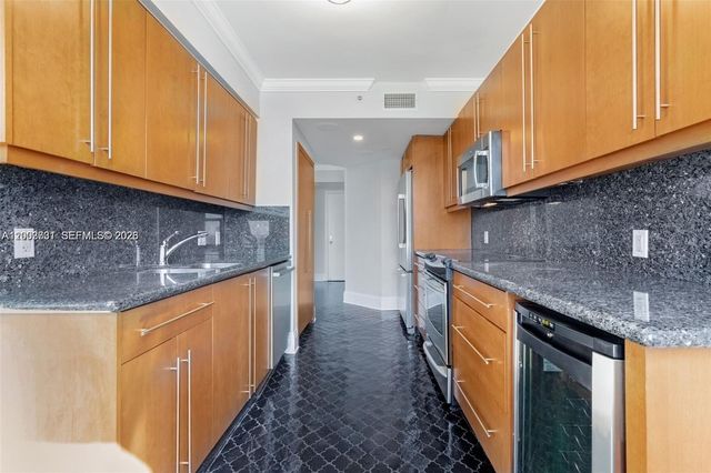 701 Brickell Key Blvd 2103, Miami, FL 33131