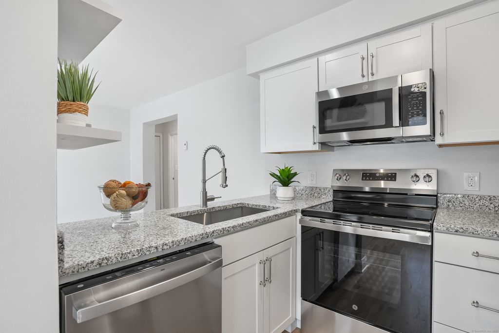 39 Main Street 2-2, Bethel, CT 06801
