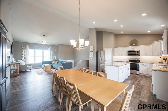 7808 Nicole Lane, Lincoln, NE 68516