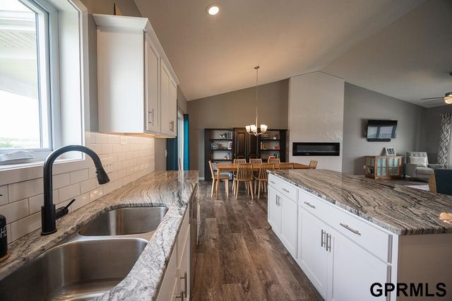 7808 Nicole Lane, Lincoln, NE 68516