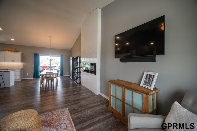 7808 Nicole Lane, Lincoln, NE 68516