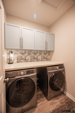 7808 Nicole Lane, Lincoln, NE 68516
