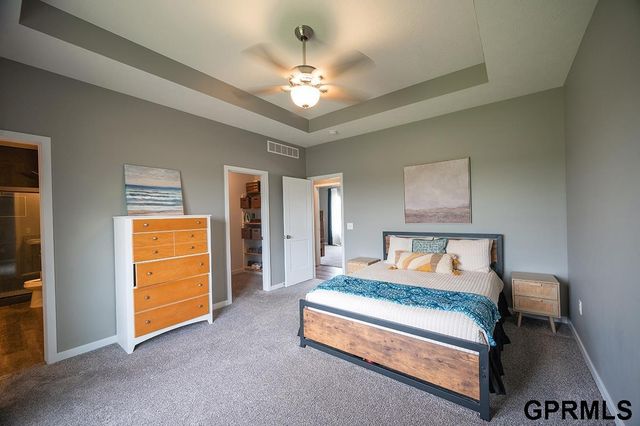 7808 Nicole Lane, Lincoln, NE 68516