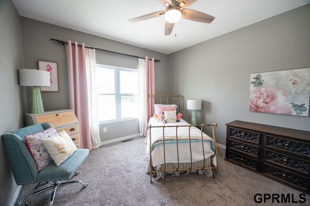7808 Nicole Lane, Lincoln, NE 68516