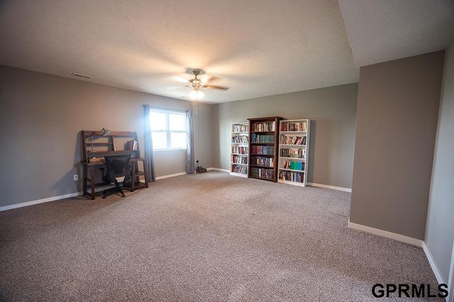 7808 Nicole Lane, Lincoln, NE 68516