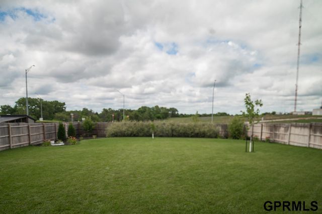 7808 Nicole Lane, Lincoln, NE 68516