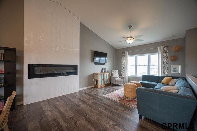 7808 Nicole Lane, Lincoln, NE 68516