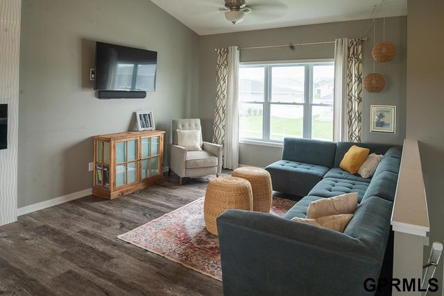 7808 Nicole Lane, Lincoln, NE 68516