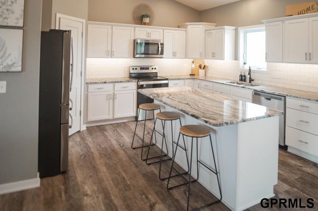 7808 Nicole Lane, Lincoln, NE 68516
