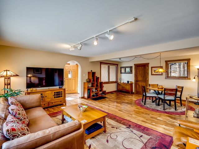 2382 33rd Street, Los Alamos, NM 87544