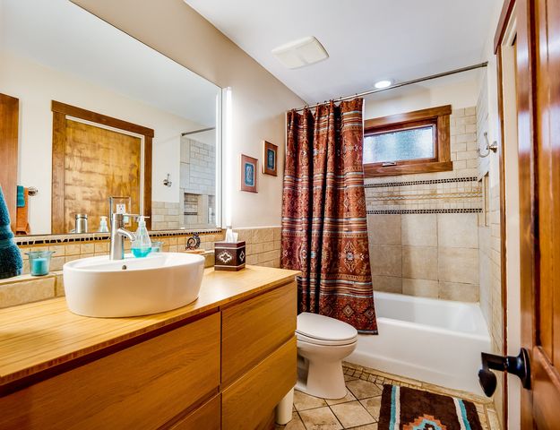 2382 33rd Street, Los Alamos, NM 87544