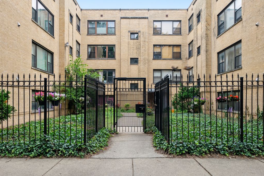 7409 N Seeley Avenue 2B, Chicago, IL 60645