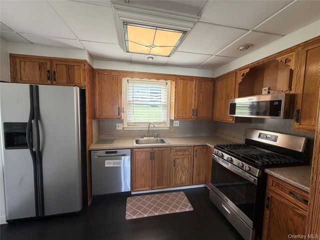 29 Ramapo Road, Garnerville, NY 10923