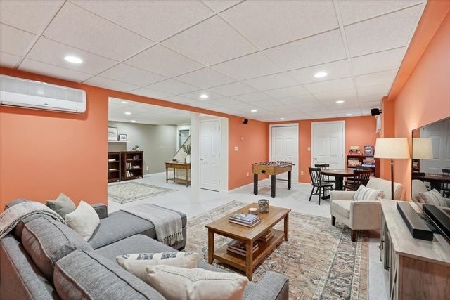 32 Millfarm Dr, Mansfield, MA 02048