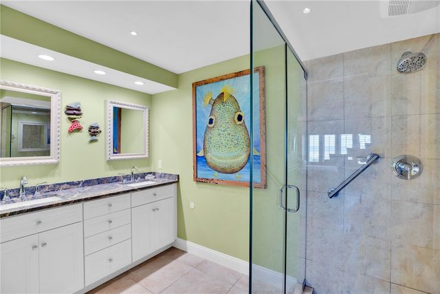 8416 Oceanside Drive F12, Vero Beach, FL 32963