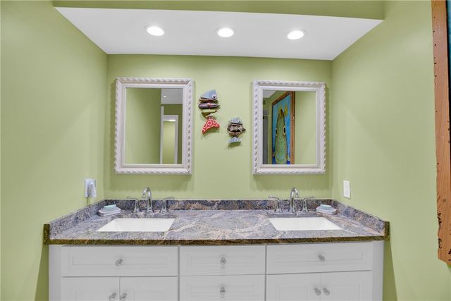 8416 Oceanside Drive F12, Vero Beach, FL 32963