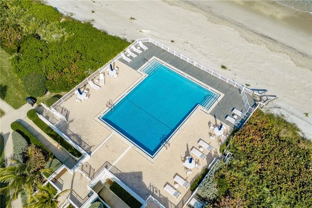 8416 Oceanside Drive F12, Vero Beach, FL 32963