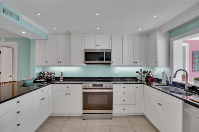 8416 Oceanside Drive F12, Vero Beach, FL 32963