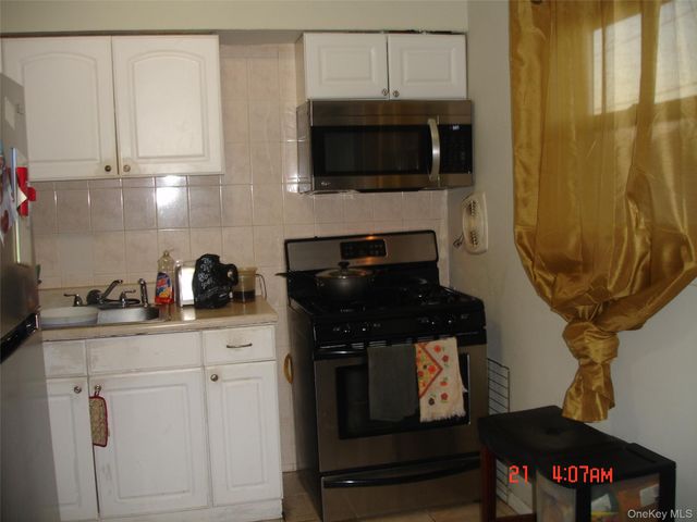 17 Stewart Avenue, Hempstead, NY 11550