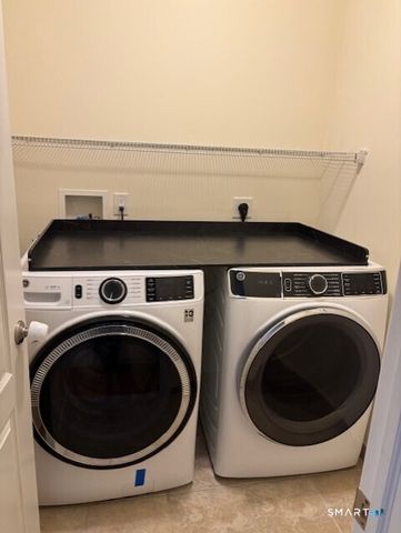 88 Maple Tree Avenue E, Stamford, CT 06906