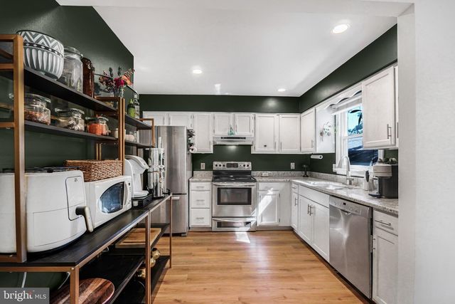 5226 MCMANUS DR, Fredericksburg, VA 22407