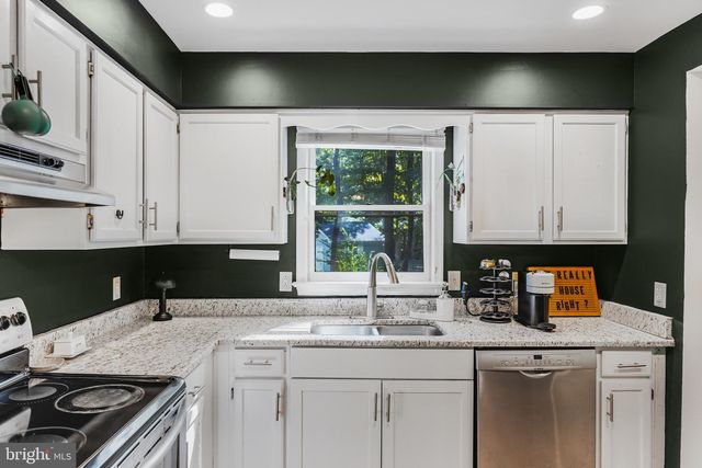 5226 MCMANUS DR, Fredericksburg, VA 22407