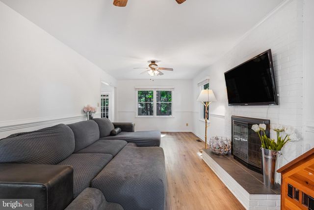 5226 MCMANUS DR, Fredericksburg, VA 22407