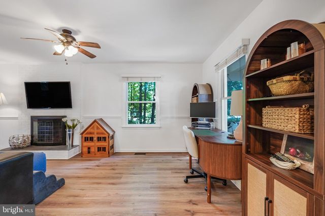 5226 MCMANUS DR, Fredericksburg, VA 22407