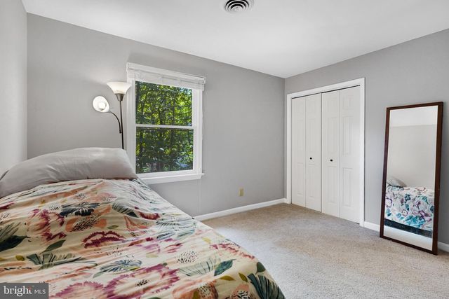 5226 MCMANUS DR, Fredericksburg, VA 22407