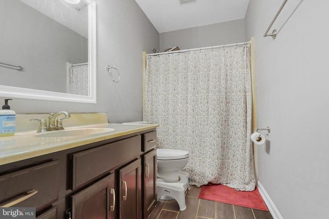 5226 MCMANUS DR, Fredericksburg, VA 22407