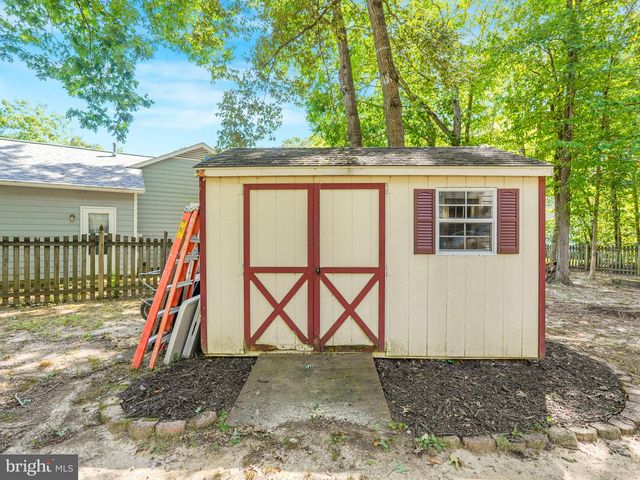 5226 MCMANUS DR, Fredericksburg, VA 22407