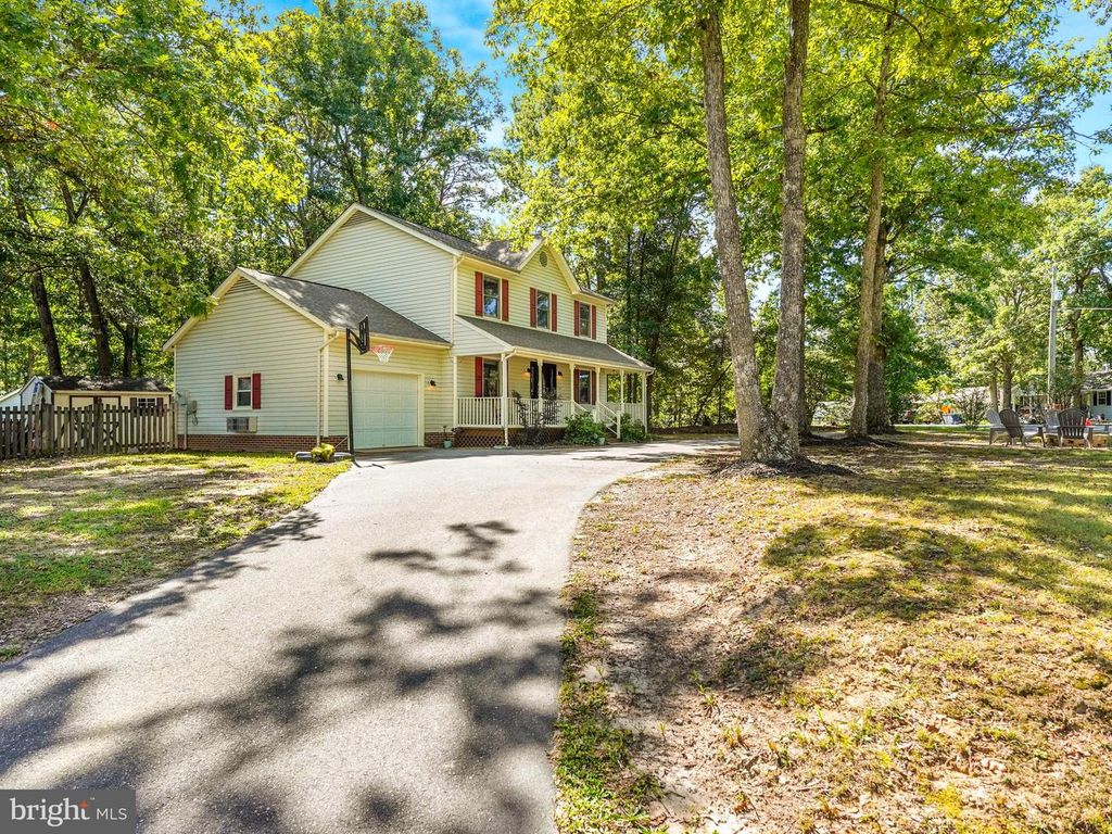 5226 MCMANUS DR, Fredericksburg, VA 22407