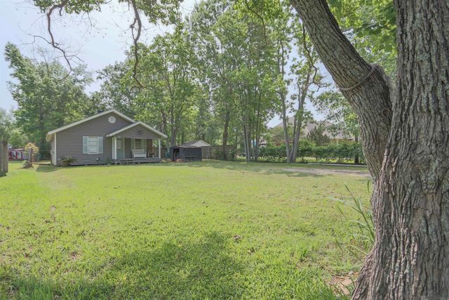 27080 Gaylord Rd, Walker, LA 70785