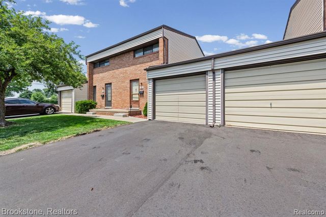 1925 Nicholas Court, Warren, MI 48092