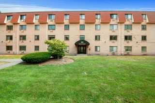 103 Grove St 325, Rockland, MA 02370