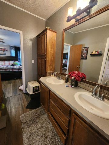 11390 NE Trail Rd, Elgin, OK 73538