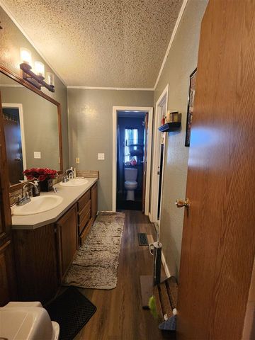 11390 NE Trail Rd, Elgin, OK 73538