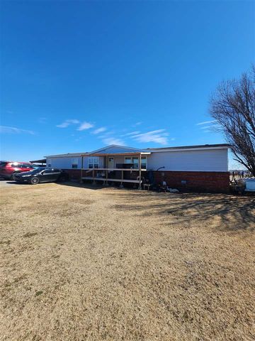 11390 NE Trail Rd, Elgin, OK 73538