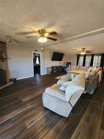 11390 NE Trail Rd, Elgin, OK 73538