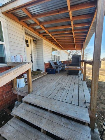 11390 NE Trail Rd, Elgin, OK 73538