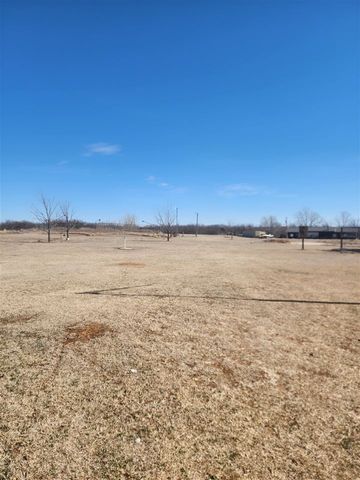 11390 NE Trail Rd, Elgin, OK 73538