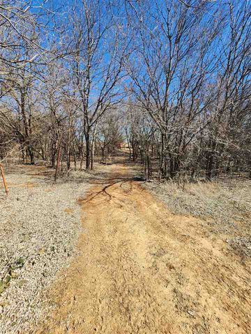11390 NE Trail Rd, Elgin, OK 73538