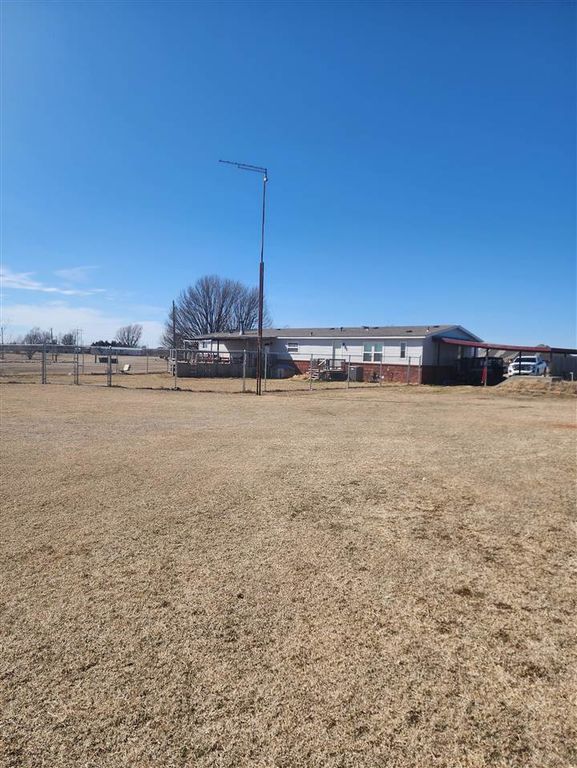 11390 NE Trail Rd, Elgin, OK 73538