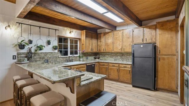 401 Grizzly Road, Lake Arrowhead, CA 92352