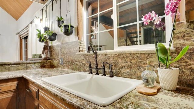 401 Grizzly Road, Lake Arrowhead, CA 92352