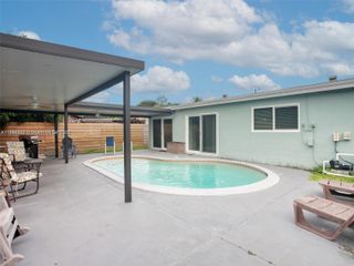 7160 Liberty St, Hollywood, FL 33024