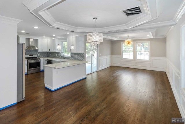 54 Willow Avenue, Hackensack, NJ 07601