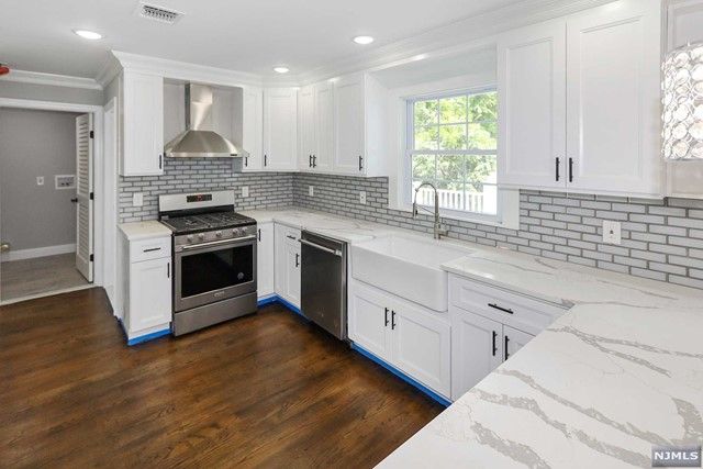 54 Willow Avenue, Hackensack, NJ 07601