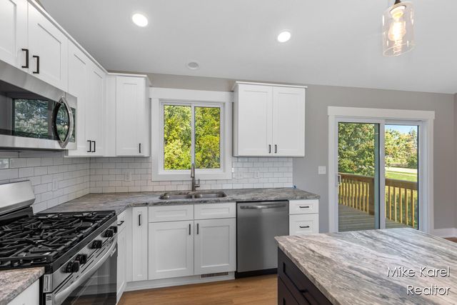 10613 68th Avenue, Allendale, MI 49401