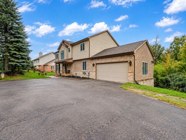 7295 W Maple Road, West Bloomfield Twp, MI 48322